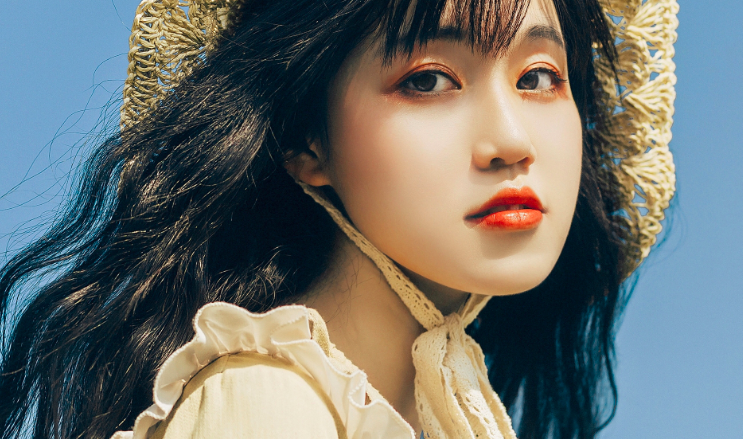 文艺清纯美女唯美高清桌面壁纸