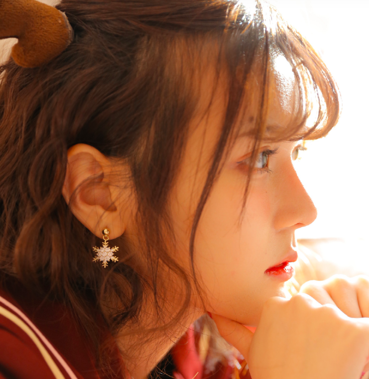 大眼美女火辣性感网红妆美女写真