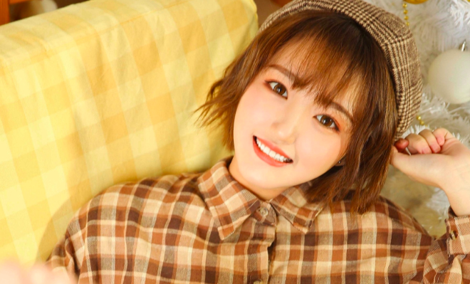 短发少女圣诞节主题文艺写真图片壁纸