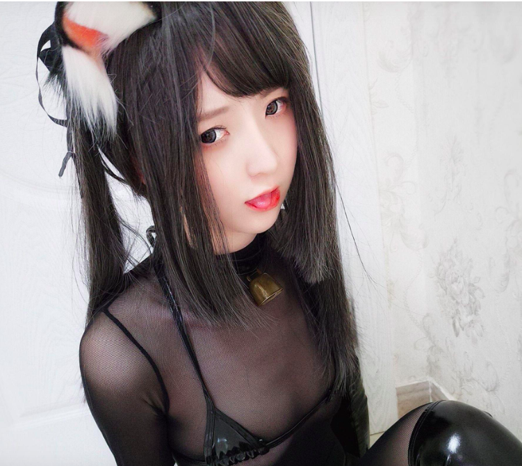 一小央泽-黑猫巧克力派